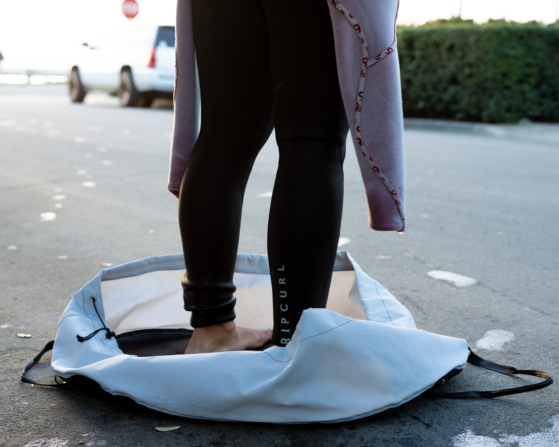 Clamshell Bag beach Changing mat and wetsuit bag keeps your car dry with water tight stitching