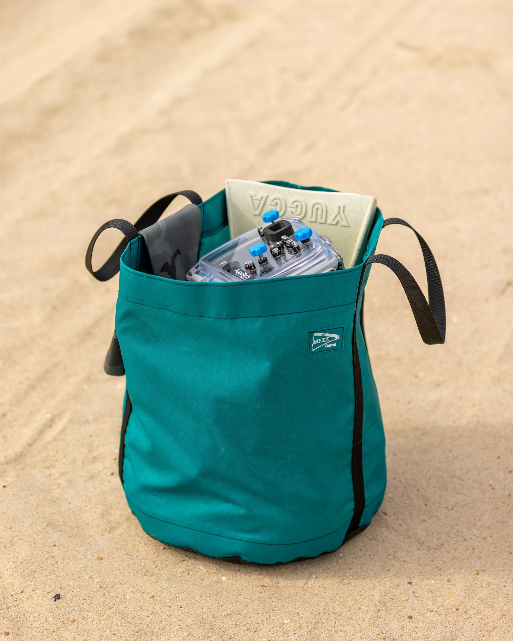 Large beach bucket bag 
